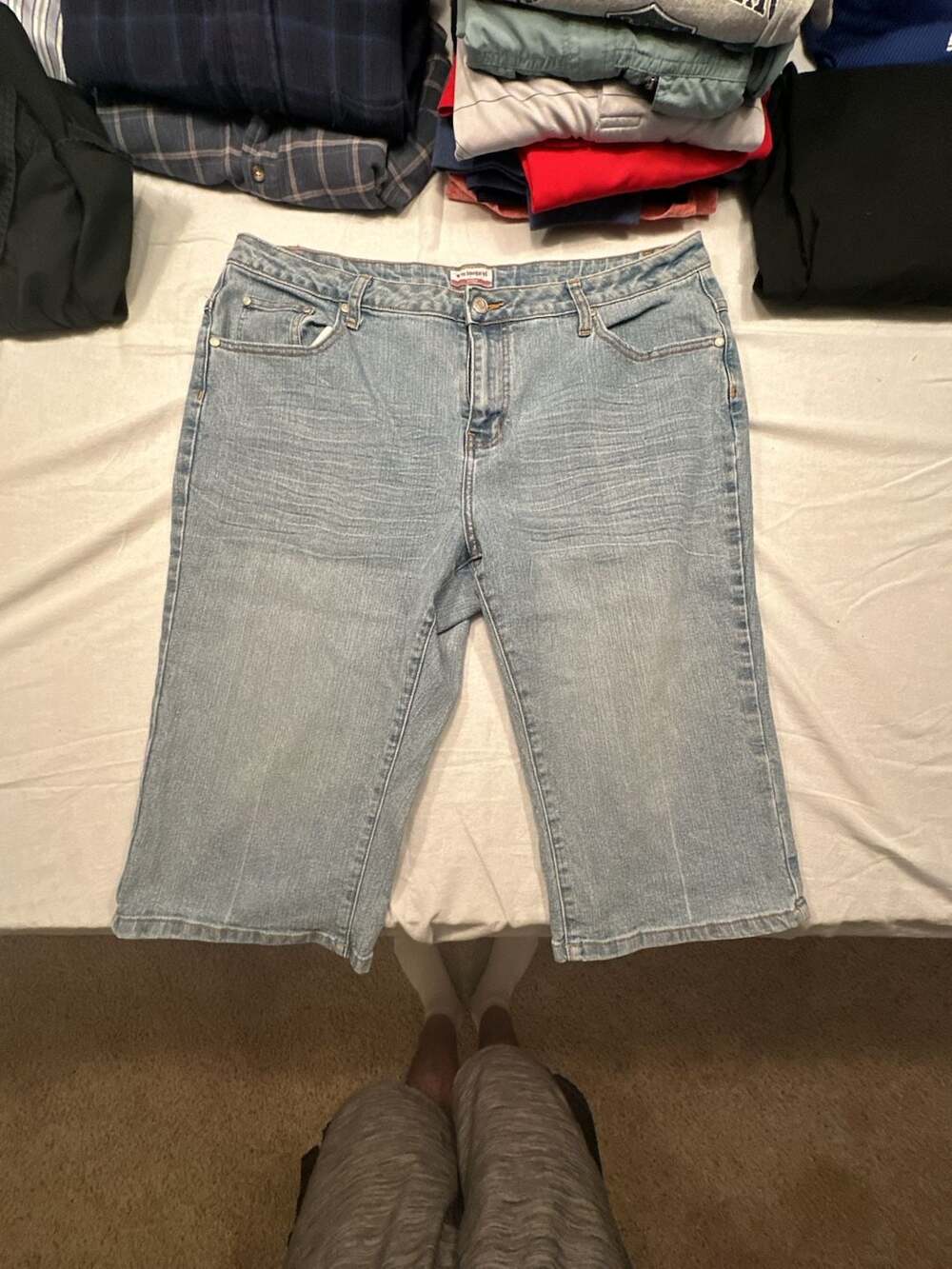 No Boundaries Junior Size 19 Stretch Light Wash Denim Capri Jeans